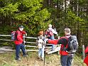 07 Von hier geht es ein Stueck durch den Wald